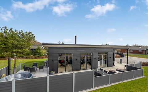 Gela - 1.3Km to the Fjord: Architecture, Toit, Domicile, Composite, Daylighting, Siding, Allée