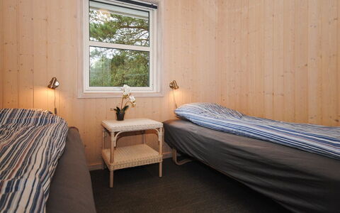 Tamika - 950M from the Sea: Mur, Chambre, Bois, Sol, Lit, Sol, Drap De Lit, Design Intérieur, Literie, Plafond
