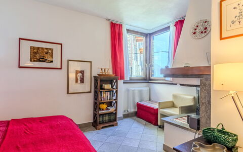 Alla Fontana: Design Intérieur, Appartement, Meubles, Pièce, Sol, Sol, Plafond, Cadre, Lit, Salon