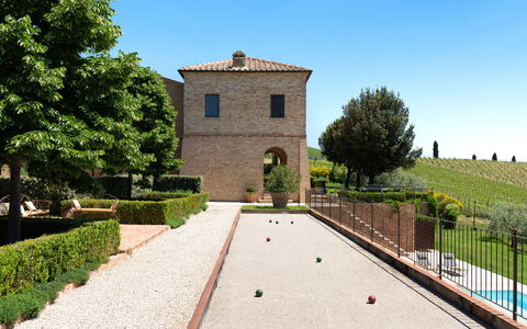 Podere D'Asso: Plante, Ciel, Propriété, Bâtiment, Arbre, Maison, Fenêtre, Herbe, Loisir, Des Loisirs