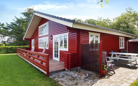 Salme - 100M from the Sea: Bleu, Arbuste, Chalet, Couverture De Sol, Jardin, Biens, Ombre, Aménagement Paysager, Ferme, Eco Hôtel