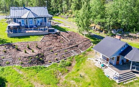 Pihlajaranta: Maison, Chalet, Domicile, Toit, Lot Terre, Zone Rurale, Couverture De Sol, Biens, Siding