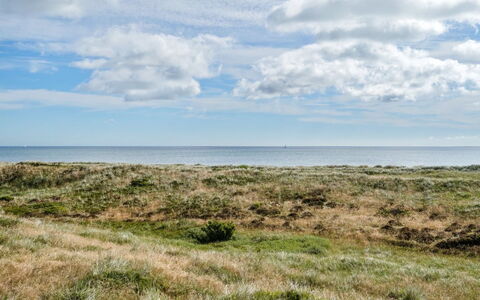 Aletha - 180M from the Sea: Ciel, Bleu, Jour, Horizon, Herbe, Nuage, Environnement Naturel, Écorégion, Végétation, Prairie