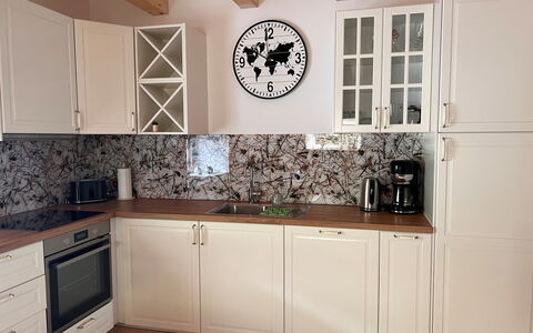 Hettegg Lehen: Cabinetry, Propriété, Comptoir, Bois, Design Intérieur, Architecture, Cuisine, Bâtiment, Sol, Sol