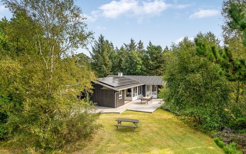 Orvokki - 125M from the Sea: Maison, Toit, Domicile, Chalet, Cabanon, Batiments Jardin, Siding, Cour, Cabane En Rondins, Cabane
