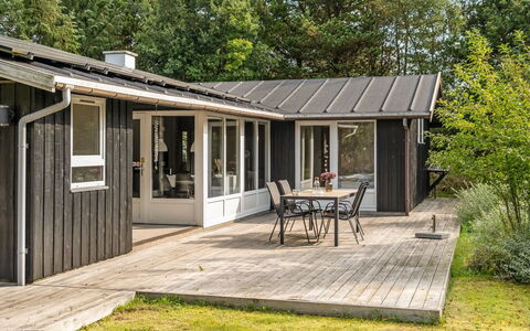 Orvokki - 125M from the Sea: Maison, Toit, Domicile, Chalet, Cabanon, Batiments Jardin, Siding, Cour, Cabane En Rondins, Cabane