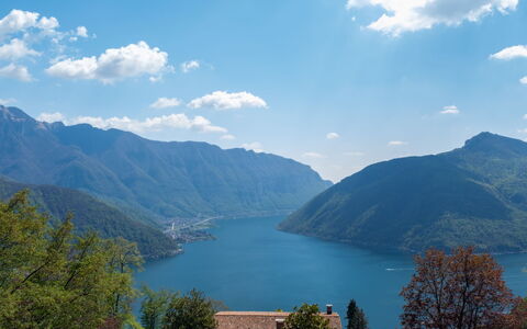 Carina Lakeview: Nuage, L'Eau, Montagne, Ciel, Ressources En Eau, Plante, Paysage Naturel, Arbre, Montagnes, Lac
