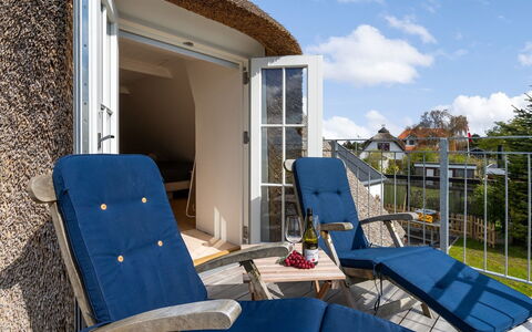 Gyril - 100M from the Sea: Meubles, Mobilier De Jardin, Chaise, Ombre, Balcon, Tableau De Plein Air, Eco Hôtel, Patio, Vacances, Porche
