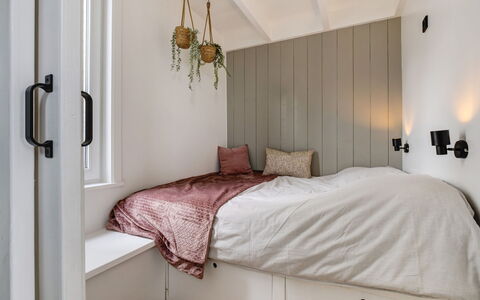 Harboursuite 2 Incl. Motorboot: Meubles, Propriété, Confort, Bois, Bâtiment, Cadre De Lit, Design Intérieur, Ombre, Sol, Maison