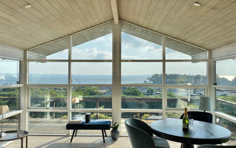 Frithger - 300M from the Sea: Piscine, Mobilier De Jardin, Meubles, Recours, Dalle, Eco Hôtel, Ombre, Chaise, Loisir, Biens