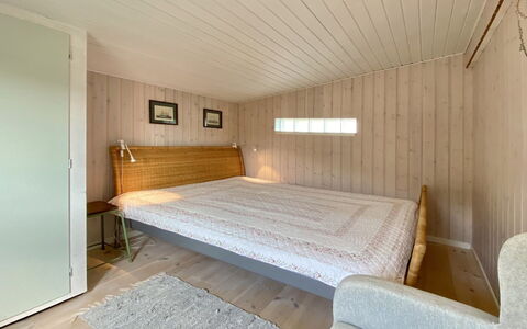 Frithger - 300M from the Sea: Piscine, Mobilier De Jardin, Meubles, Recours, Dalle, Eco Hôtel, Ombre, Chaise, Loisir, Biens