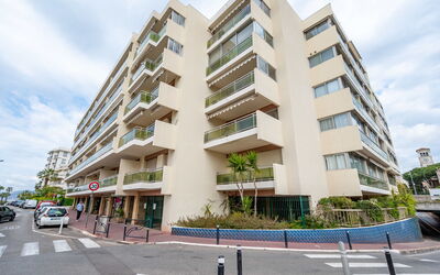 Cannes 487: Appartement, Ville, Quartier, Condominium, Zone Résidentielle, Zone Métropolitaine, Design Urbain, Établissements Humains, Balcon, Usage Mixte