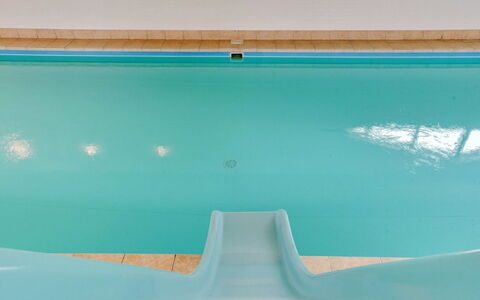 Saga: Bleu, Composite, Piscine