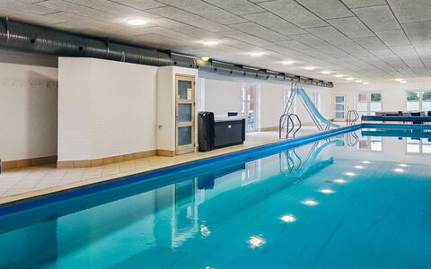 Saga: Sol, Sol, Plafond, Piscine, Tuile, Conception, Centre De Loisirs, Luminaire, Daylighting