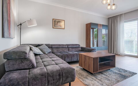 Rybacka: Meubles, Design Intérieur, Sol, Sol, Canapé, Bois, Plafond, Salon, Parquet, Appartement