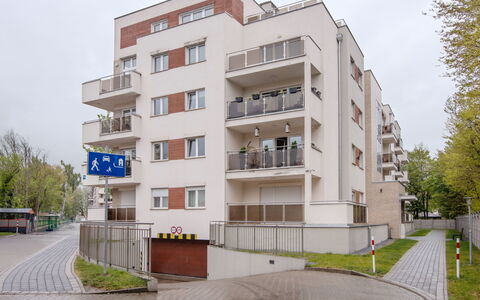 Rybacka: Bâtiment, Fenêtre, Appartement, Zone Résidentielle, Façade, Ville, Quartier, Zone Urbaine, Architecture, Ville