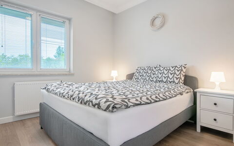 Rybacka: Lit, Chambre, Literie, Drap De Lit, Design Intérieur, Linge, Sol, Sol, Textile, Cadre De Lit