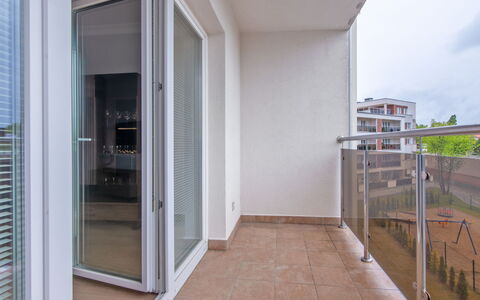Rybacka: Sol, Sol, Composite, Appartement, Verre, Balcon, Parquet, Daylighting, Dur, Accueil Porte