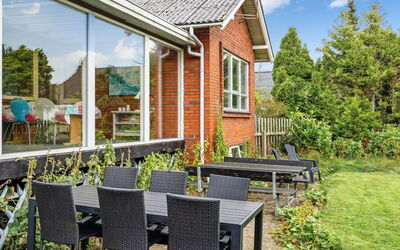 Mats - 5.3Km from the Sea