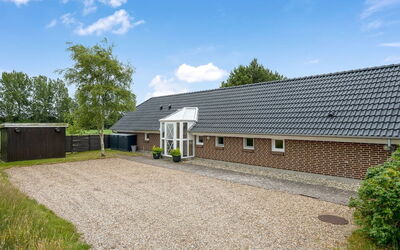 Annlis - 4Km from the Sea