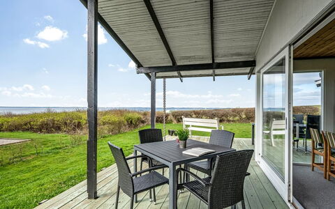 Kirsa - 200M to the Fjord: Toit, Maison, Lot Terre, Domicile, Chalet, Biens, Batiments Jardin, Ombre, Cabane En Rondins, Aménagement Paysager