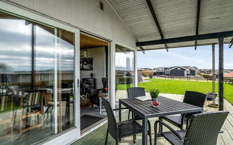 Kirsa - 200M to the Fjord: Toit, Maison, Lot Terre, Domicile, Chalet, Biens, Batiments Jardin, Ombre, Cabane En Rondins, Aménagement Paysager