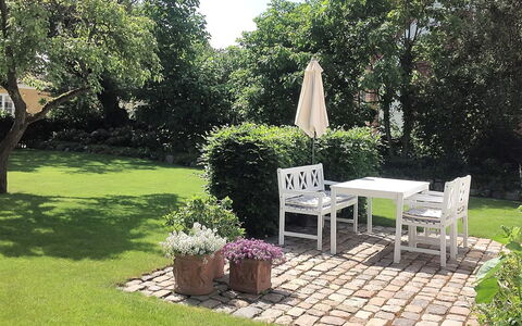 Tede - 300M from the Sea: Sol, Design Intérieur, Bois, Sol, Escaliers, Plafond, Tache De Bois, Parquet, Dur, Balustrade