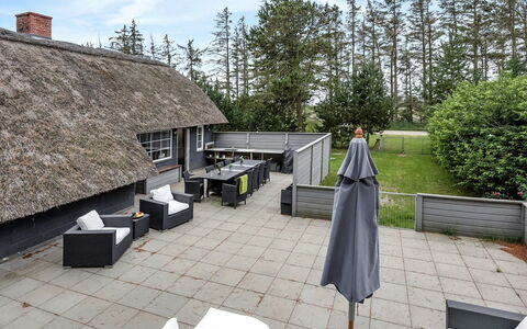 Annelisa - 200M to the Fjord: Meubles, Design Intérieur, Sol, Bois, Sol, Plafond, Parquet, Chaise, Table, Éclairage