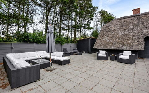 Annelisa - 200M to the Fjord: Meubles, Design Intérieur, Sol, Bois, Sol, Plafond, Parquet, Chaise, Table, Éclairage