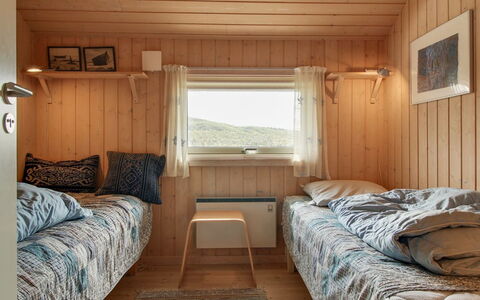 Eunike - 220M from the Sea: Chambre, Bois, Lit, Design Intérieur, Sol, Drap De Lit, Literie, Sol, Cadre De Lit, Plafond