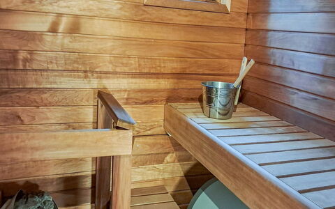 Salmelan Kartano P 7 B: Balcon, Appartement, Ombre, Verre, Condominium, Balustrade, Porche, Daylighting, Plate-Forme, Mobilier De Jardin