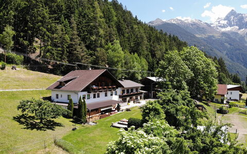 Ferienwohnung Plattner: Plante, Ciel, Montagne, Bâtiment, Propriété, Nuage, La Nature, Arbre, Maison, Paysage Naturel