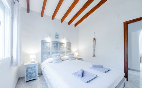 Casa Petra: Bleu, Sol, Chambre, Sol, Design Intérieur, Appartement, Lit, Domicile, Meubles, Plafond