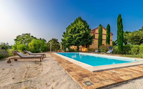 Casa Bellavista: Ciel, Plante, Propriété, Bâtiment, L'Eau, Bleu Azur, Piscine, Arbre, Bois, Maison