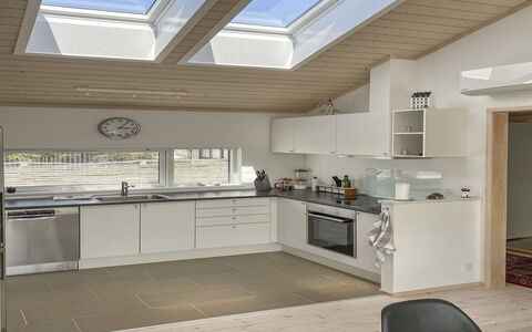 Telma - 200M from the Sea: Design Intérieur, Plafond, Bois, Cuisine, Sol, Luminaire, Éclairage, Comptoir, Domicile, Meubles