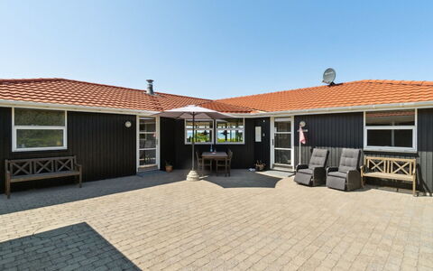 Garbine - 400M from the Sea: Maison, Domicile, Zone Résidentielle, Toit, Chalet, Lot Terre, Biens, Cour, Jardin, Siding