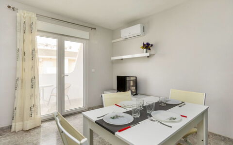 Abanicos: Design Intérieur, Sol, Sol, Meubles, Plafond, Appartement, Pièce, Domicile, Chaise, Table Cuisine Et Salle A Manger