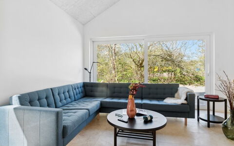 Hidde - 200M from the Sea: Plafond, Sol, Design Intérieur, Sol, Composite, Meubles, Recours, Hôtel, Conception, Daylighting