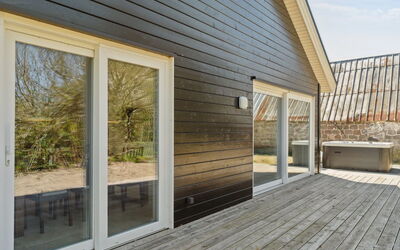 Hidde - 200M from the Sea