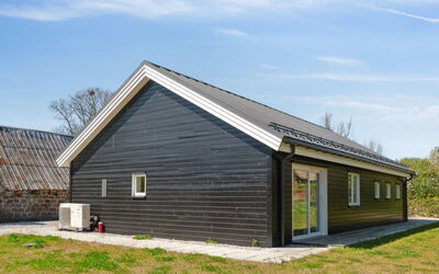Hidde - 200M from the Sea