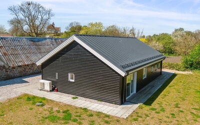 Hidde - 200M from the Sea