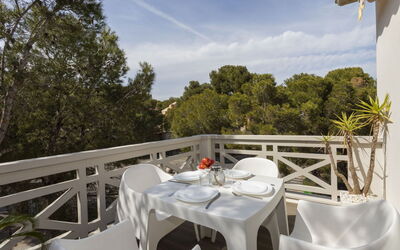 Peñiscola 654: Nuage, Plante, Ciel, Propriété, Bâtiment, Fenêtre, Arbre, Lot Terre, Table, Maison