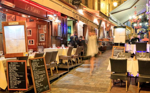 Cannes 535: Meubles, Restaurant, Chaise, Aliments, Store