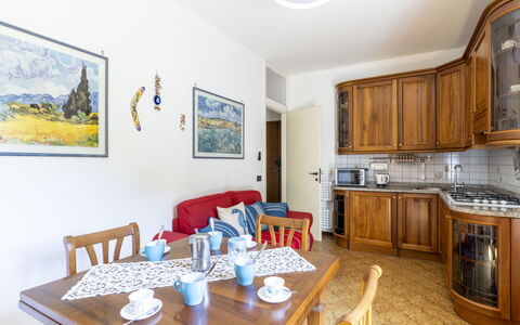 Paradiso tra Gli Ulivi: Nuage, Plante, Ciel, Propriété, Bâtiment, Fenêtre, Arbre, Lot Terre, Table, Maison
