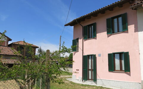 Vallegra: Plante, Bâtiment, Propriété, Fenêtre, Ciel, Porte, Fleur, Chalet, Maison, Bois