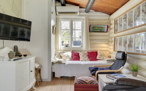 Gunnhild - 500M from the Sea: Meubles, Design Intérieur, Sol, Bois, Sol, Plafond, Parquet, Chaise, Table, Éclairage
