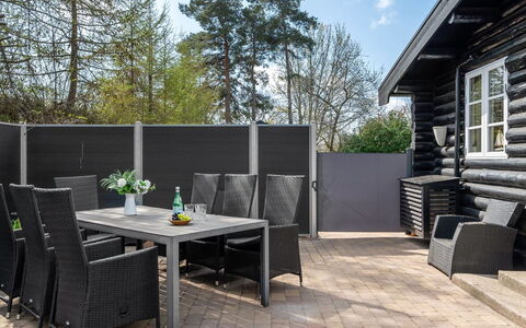 Gunnhild - 500M from the Sea: Meubles, Design Intérieur, Sol, Bois, Sol, Plafond, Parquet, Chaise, Table, Éclairage