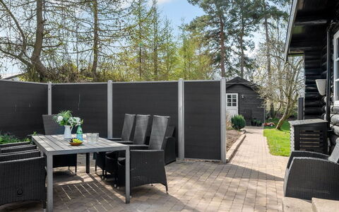 Gunnhild - 500M from the Sea: Meubles, Design Intérieur, Sol, Bois, Sol, Plafond, Parquet, Chaise, Table, Éclairage
