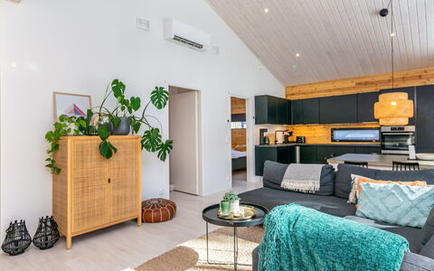 Villa Väiski: Piscine, Chaîne De Montagnes, Eco Hôtel, Recours, Biens, Vallée, Villa, Aménagement Paysager, Ville Resort, Arrière-Cour