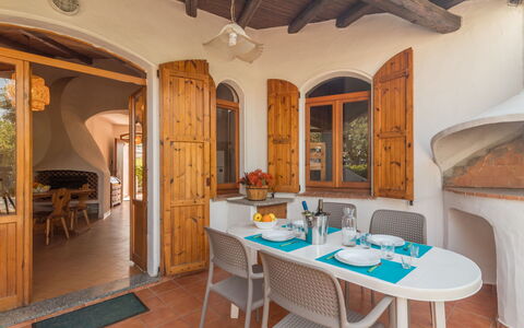 Valledoria 45: Table, Meubles, Propriété, Cadre, Chaise, Bois, Canapé, Design Intérieur, Sol, Maison